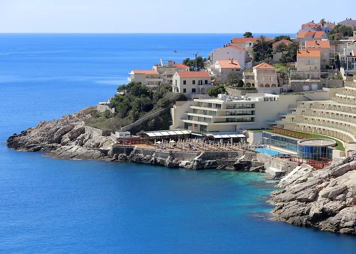 Blue Cliff Apartment