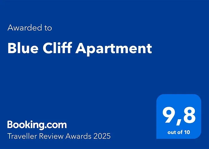 Blue Cliff Apartment